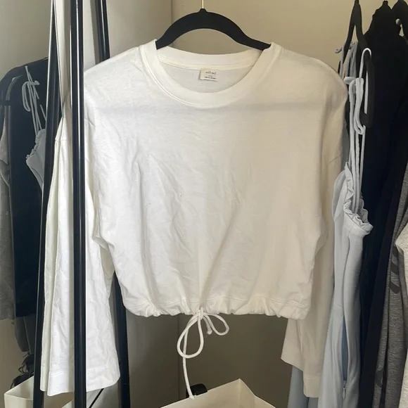 Aritzia/Wilfred White Longsleeve Tie Up Bottom Shirt - Picture 2 of 5